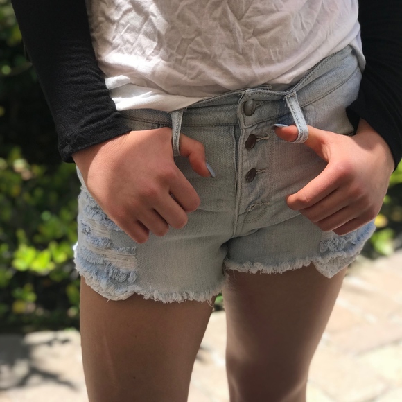 Mossimo Lightwash Denim Ripped Jean Shorts - Picture 3 of 6